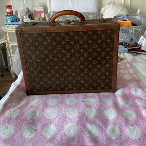 Authentic Louis Vuitton suitcase alzer
